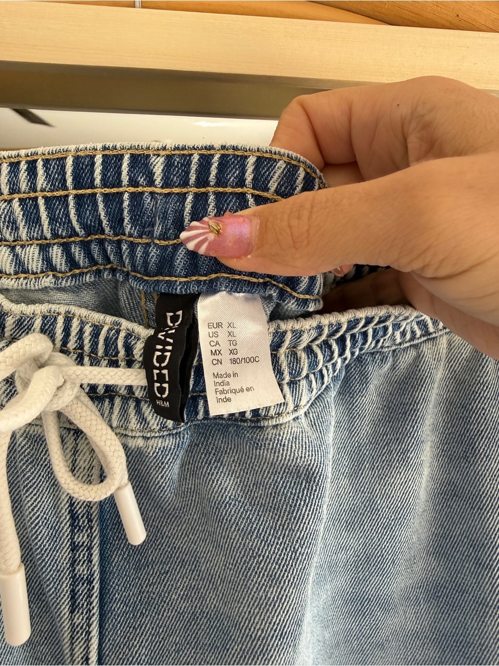 H&M Light Wash Wide-Leg Drawstring Jeans - Picture 3 of 4
